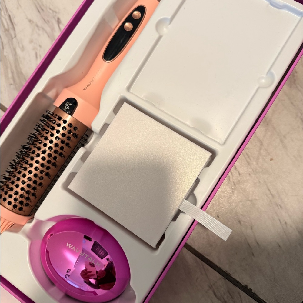 WavyTalk Pink Thermal Brush – Professional Heated Styling Brush